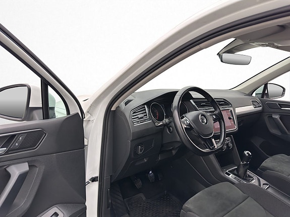 Volkswagen Tiguan 9 of 30