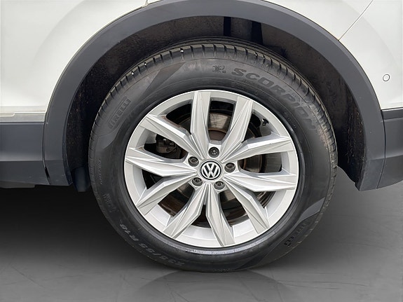 Volkswagen Tiguan 29 of 30