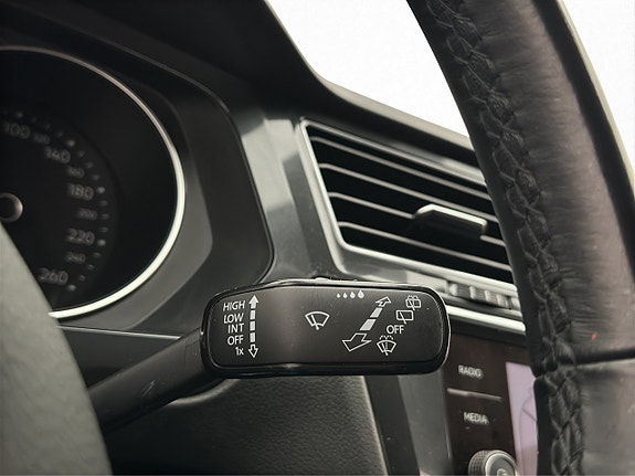 Volkswagen Tiguan 16 of 30