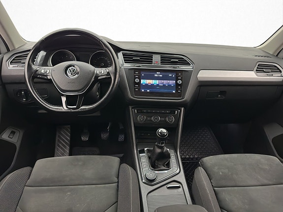 Volkswagen Tiguan 11 of 30