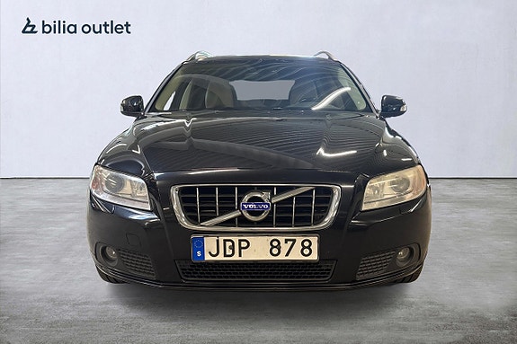 Volvo V70 2 of 5