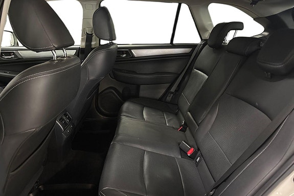 Subaru Outback 14 of 30