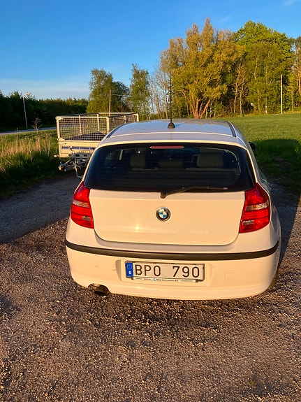 BMW 116i 2 of 5