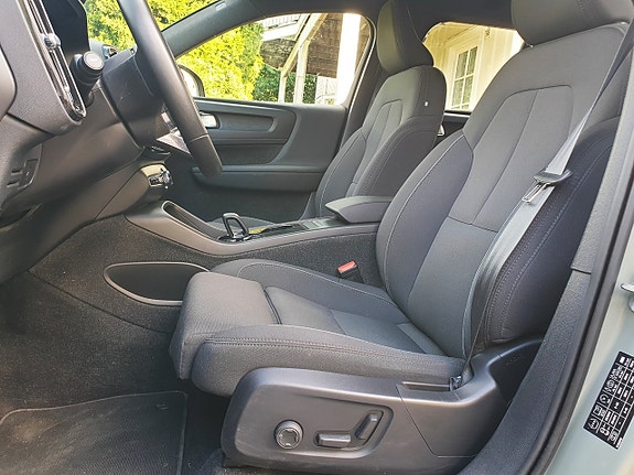 Volvo XC40 3 of 30