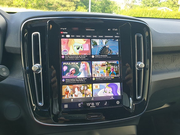 Volvo XC40 24 of 30