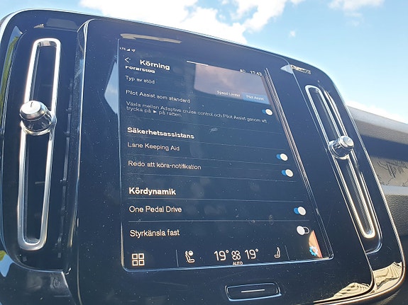 Volvo XC40 28 of 30