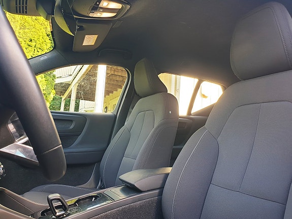 Volvo XC40 23 of 30