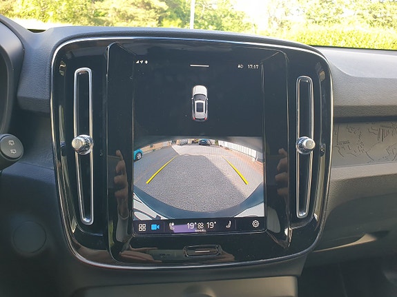Volvo XC40 7 of 30