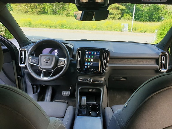 Volvo XC40 6 of 30