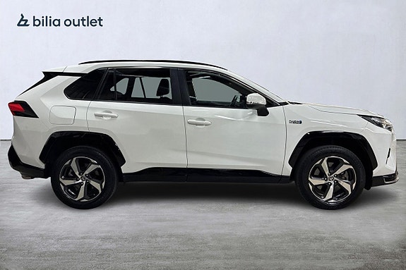 Toyota RAV4 Plug-in Hybrid 5 of 5