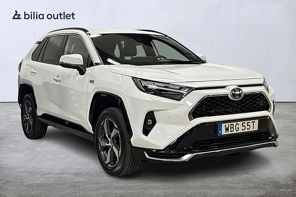 Toyota RAV4 Plug-in Hybrid 4 of 5