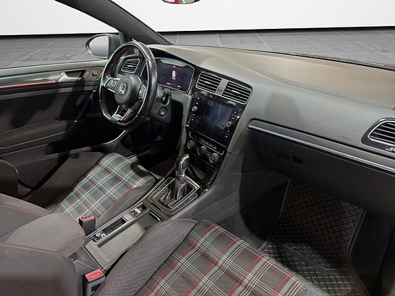 Volkswagen Golf I 25 of 27