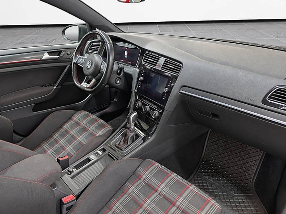 Volkswagen Golf I 25 of 27