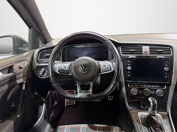 Volkswagen Golf I 13 of 27