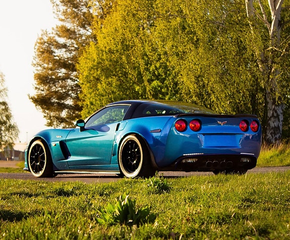 Chevrolet Corvette 3 of 5