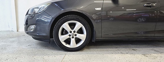 Opel Astra 4 of 5