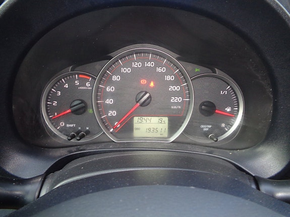 Toyota Yaris 11 of 30
