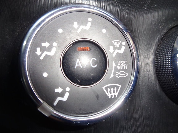 Toyota Yaris 13 of 30