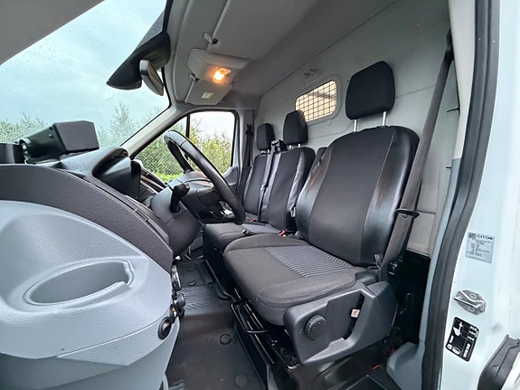 Ford Transit 14 of 21