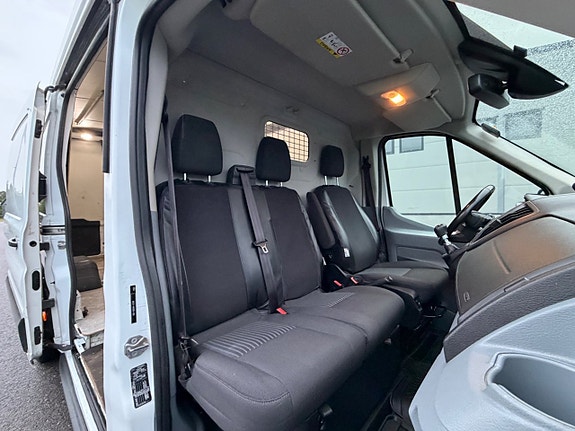 Ford Transit 12 of 21