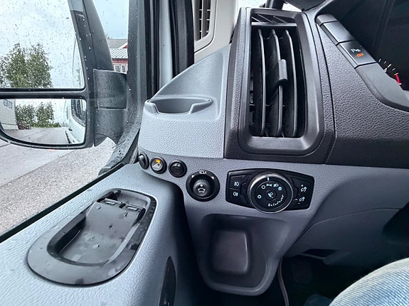 Ford Transit 17 of 21