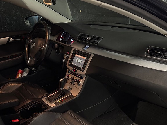 Volkswagen Passat Alltrack 7 of 19