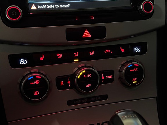 Volkswagen Passat Alltrack 19 of 19