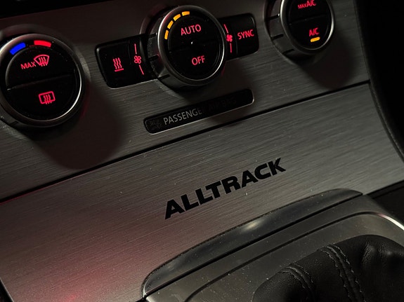 Volkswagen Passat Alltrack 14 of 19