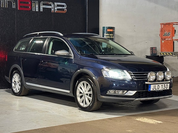 Volkswagen Passat Alltrack 2 of 5