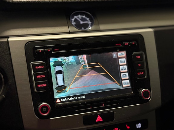 Volkswagen Passat Alltrack 13 of 19