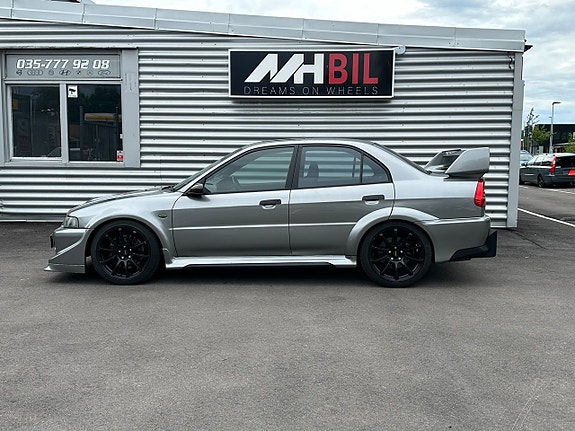 Mitsubishi Lancer 2 of 17