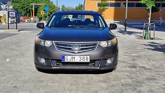 Honda Accord 6 of 8