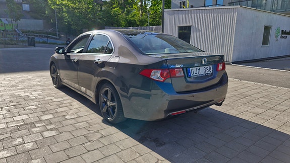 Honda Accord 4 of 8