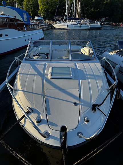 Bayliner Discovery 192 4 of 5