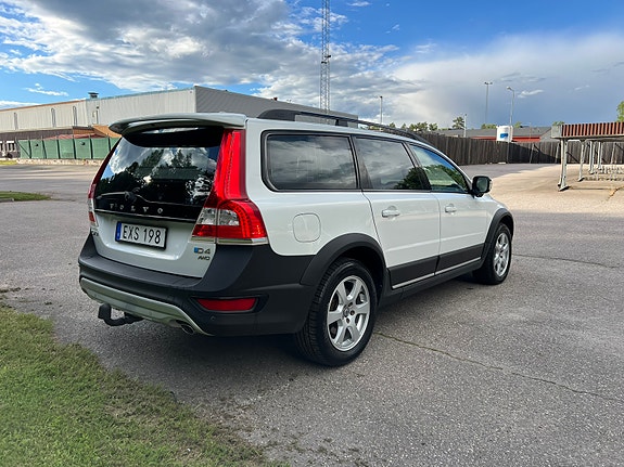 Volvo XC70 3 of 5