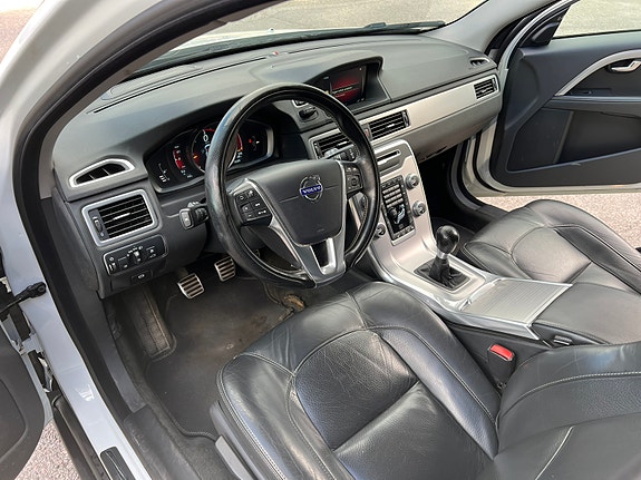 Volvo XC70 4 of 5