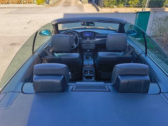 BMW 325i 4 of 5