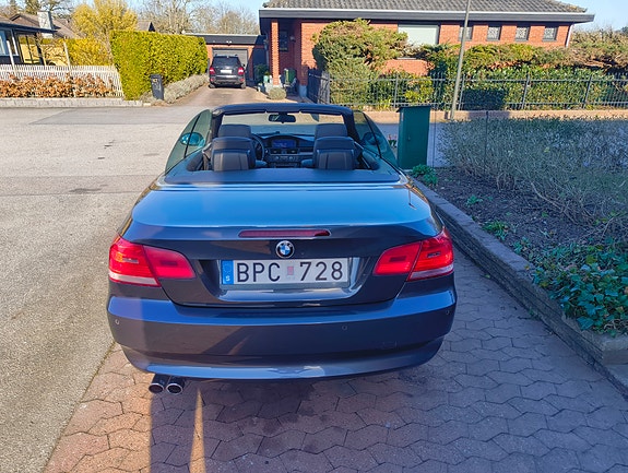 BMW 325i 5 of 5