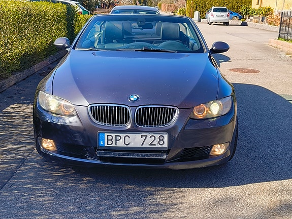 BMW 325i 2 of 5