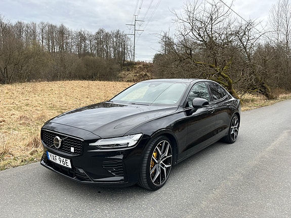 Volvo S60 2 of 5