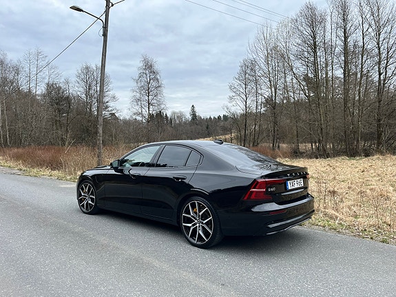 Volvo S60 3 of 5