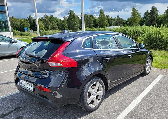 Volvo V40 3 of 5