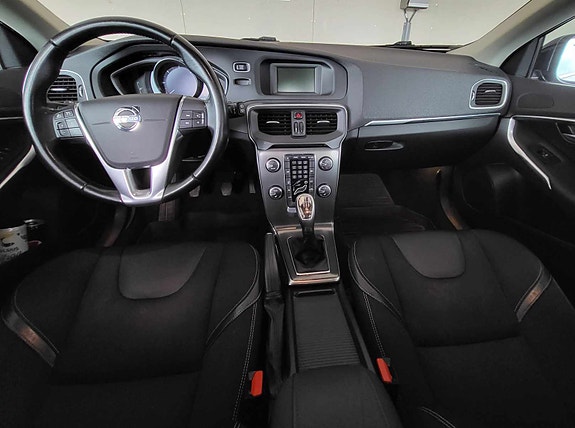 Volvo V40 4 of 5