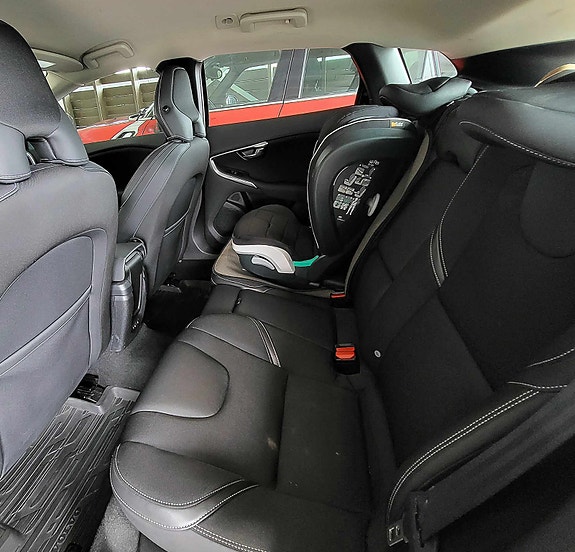 Volvo V40 5 of 5