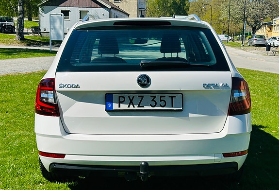 Skoda Octavia 3 of 5