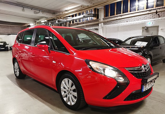 Opel Zafira Tourer 2 of 5