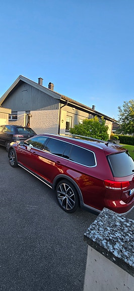 Volkswagen Passat Alltrack 4 of 5