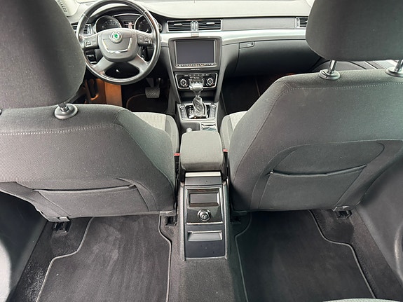 Skoda Superb 11 of 13