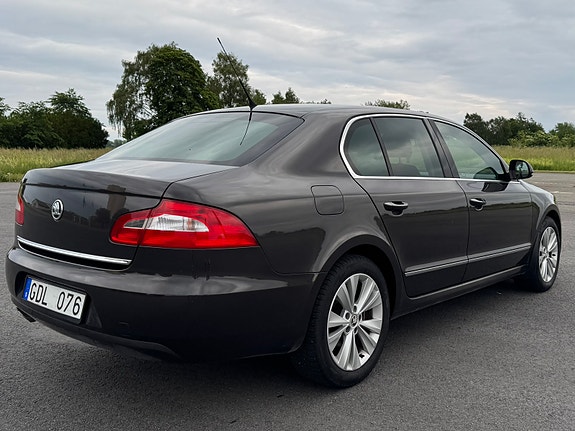 Skoda Superb 3 of 5