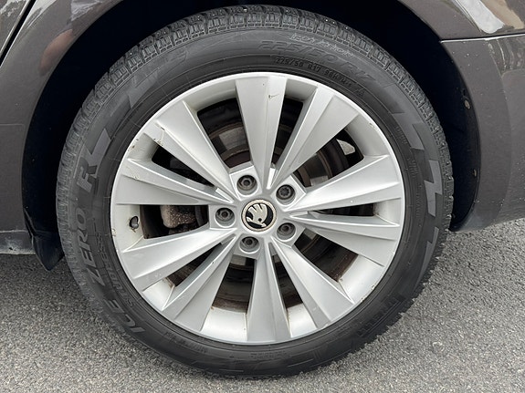 Skoda Superb 8 of 13